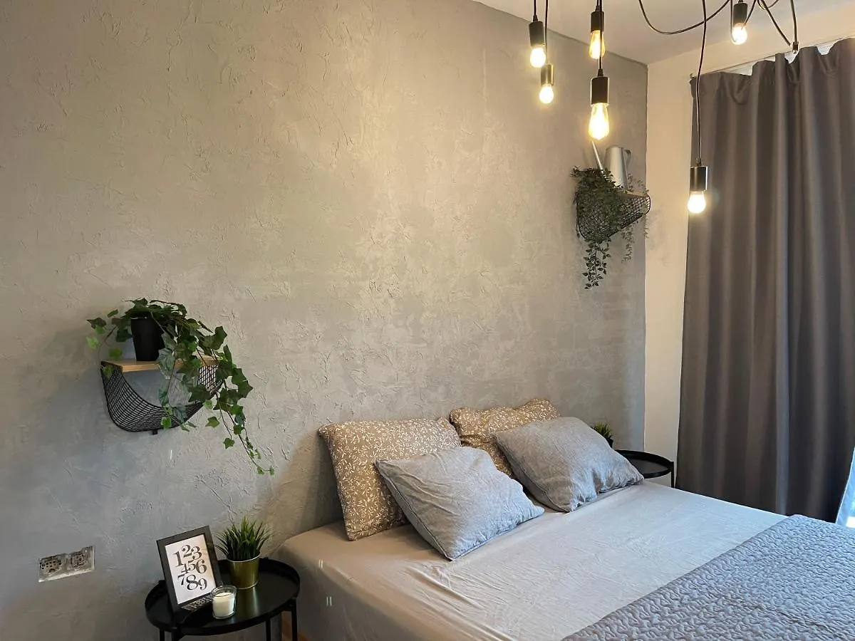 Cozy Two Rooms Downtown By Chr Luxury Propery Boekarest Appartement