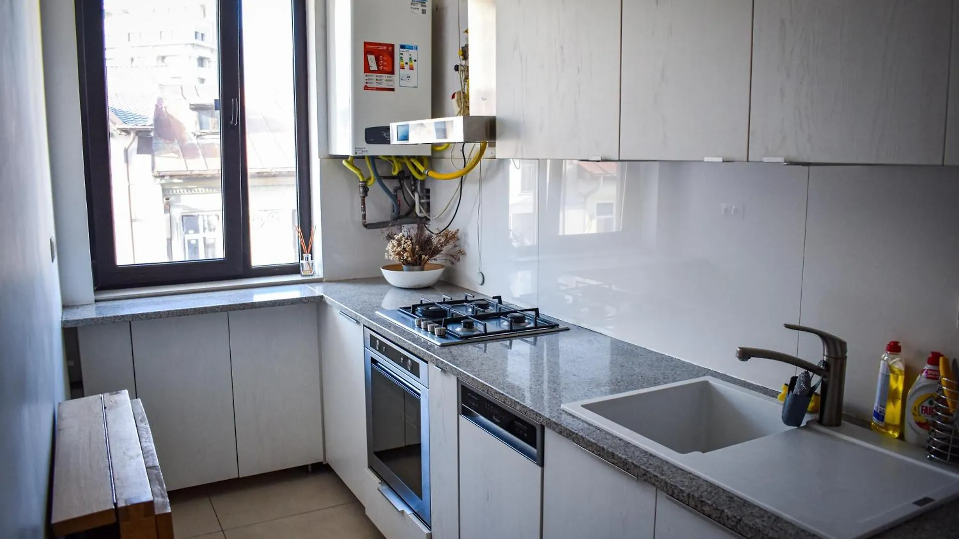 Cozy Two Rooms Downtown By Chr Luxury Propery Boekarest Roemenië