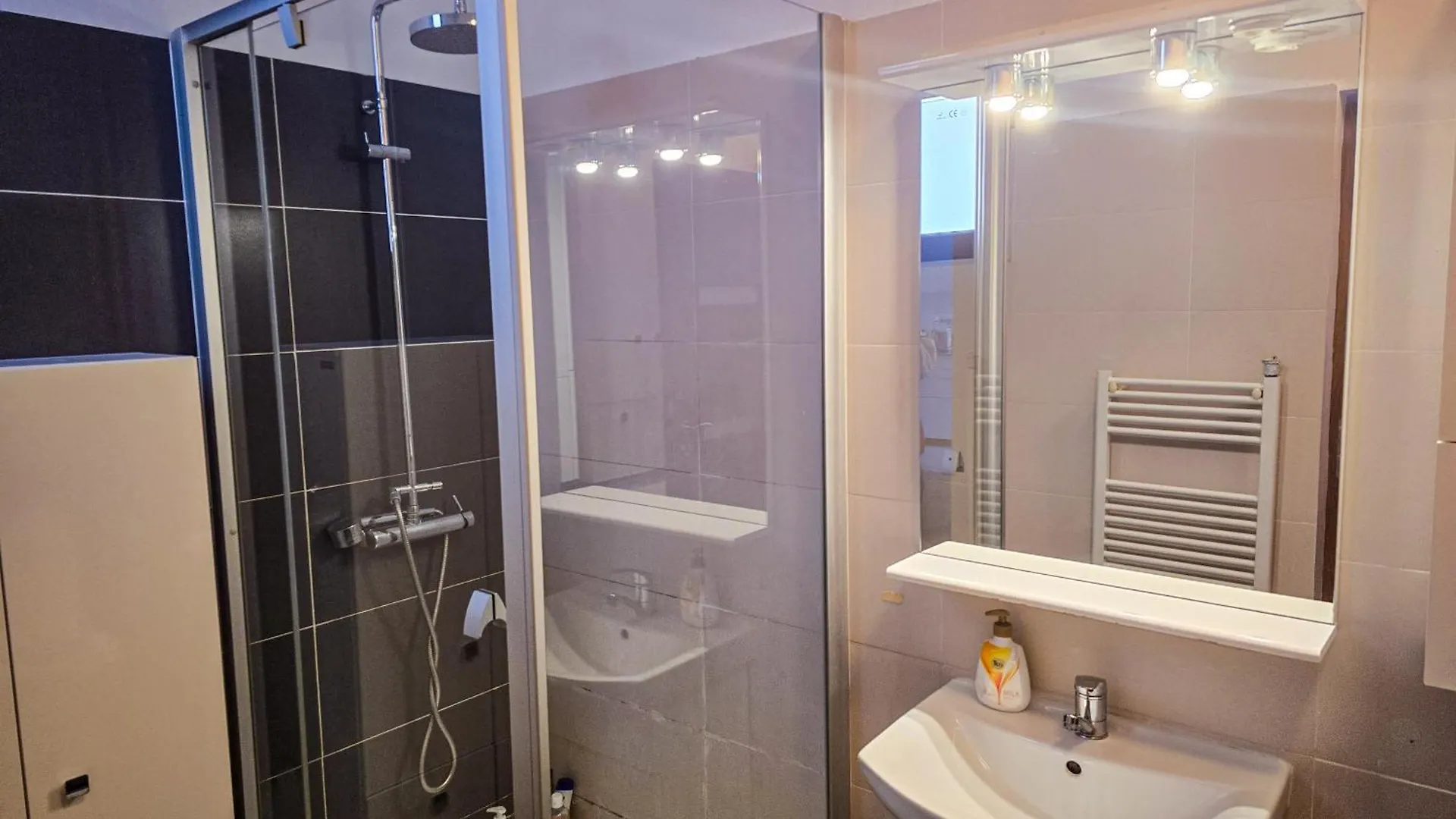 Cozy Two Rooms Downtown By Chr Luxury Propery Bukarest